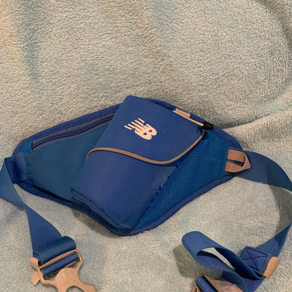 New Balance Hydration Bottle Belt